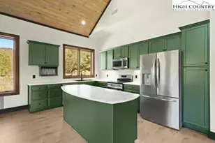 790 Howard Edmisten Rd, Sugar Grove, NC 28679 - Photo 3