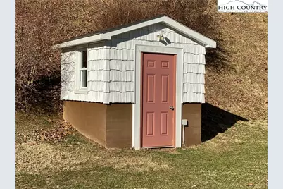 5212 Nc Highway 88 West, Warrensville, NC 28693 - Photo 33