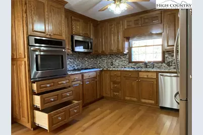 5212 Nc Highway 88 West, Warrensville, NC 28693 - Photo 15