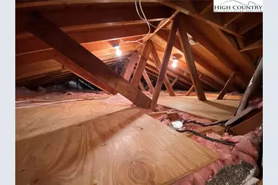 5212 Nc Highway 88 West, Warrensville, NC 28693 - Photo 11