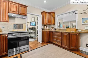 220 Village Dr, Blowing Rock, NC 28605 - Photo 7