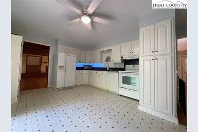 421 Northwest Drive, Jefferson, NC 28640 - Photo 19