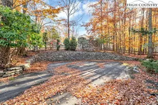 101 Golfview Dr, Beech Mountain, NC 28604 - Photo 9