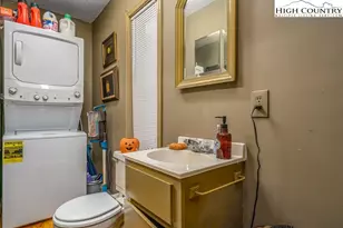 199 Brooker St, Blowing Rock, NC 28605 - Photo 37