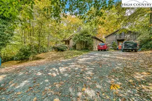 199 Brooker St, Blowing Rock, NC 28605 - Photo 13