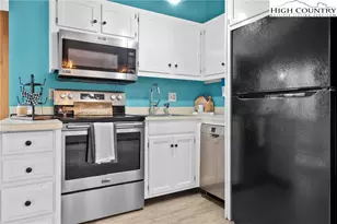 255 River Hollow Rd, Newland, NC 28657 - Photo 3