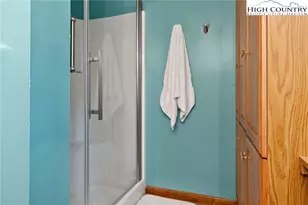 255 River Hollow Rd, Newland, NC 28657 - Photo 9