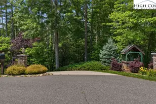 5626 Rocky Falls Ln, Lenoir, NC 28645 - Photo 5