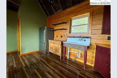 402 Turkey Knob Lane, Elk Park, NC 28622 - Photo 15