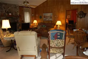 202 Knoll Cir, Newland, NC 28657 - Photo 7