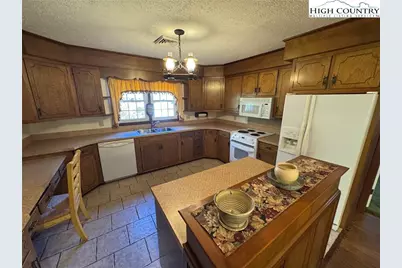 11644 Nc Hwy 88, Warrensville, NC 28693 - Photo 15