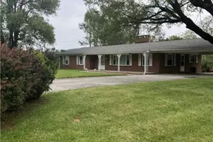 94 Kemp St, Sparta, NC 28675 - Photo 1