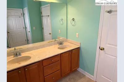 273 W Evergreen Street, West Jefferson, NC 28694 - Photo 27