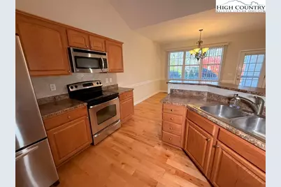 273 W Evergreen Street, West Jefferson, NC 28694 - Photo 15