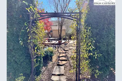 273 W Evergreen Street, West Jefferson, NC 28694 - Photo 5