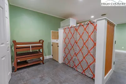 1080 Main Street NW, Lenoir, NC 28645 - Photo 25