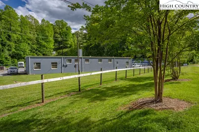 1080 Main Street NW, Lenoir, NC 28645 - Photo 3