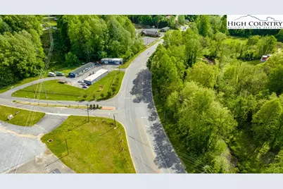 1080 Main Street NW, Lenoir, NC 28645 - Photo 45