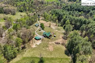 101 Double Branch Rd, Grassy Creek, NC 28631 - Photo 5