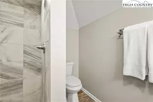 870 Clubhouse Dr, Banner Elk, NC 28604 - Photo 37