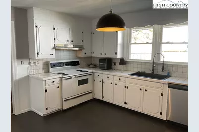 4560 Nc Highway 18 Highway, Sparta, NC 28675 - Photo 17