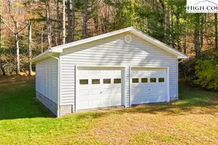 226 Loves Knob Rd, Sugar Grove, NC 28679 - Photo 15