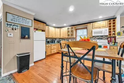 36 Larkspur Road, Newland, NC 28657 - Photo 7