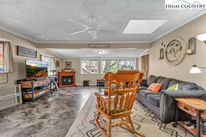 36 Larkspur Road, Newland, NC 28657 - Photo 3