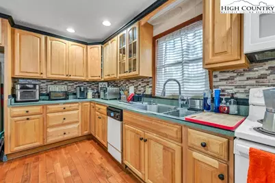 36 Larkspur Road, Newland, NC 28657 - Photo 9