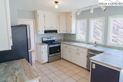 864 Trojan Horse Circle, Fleetwood, NC 28626 - Photo 7