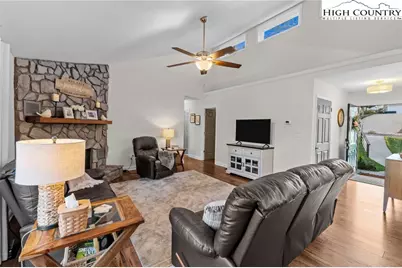 5979 Gold Creek Estate, Hickory, NC 28601 - Photo 15