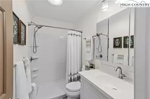 5979 Gold Creek Estate, Hickory, NC 28601 - Photo 29