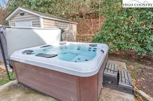 207 Old Turnpike Rd, Banner Elk, NC 28604 - Photo 13