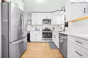 405 Sleepy Hollow Ln, Banner Elk, NC 28604 - Photo 9