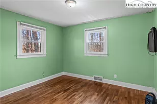 133 South St, Elkin, NC 28621 - Photo 15