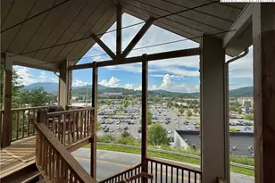 800 Meadowview Dr, Boone, NC 28607 - Photo 3