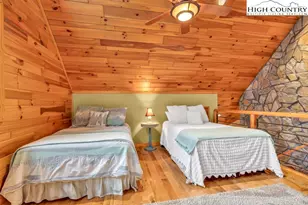 423 Wolf Den Ln, Lenoir, NC 28645 - Photo 25