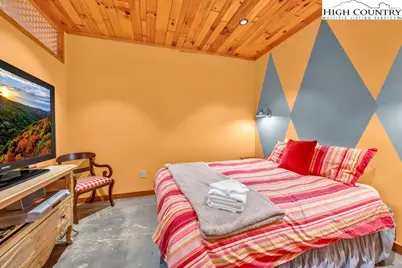 423 Wolf Den Lane, Lenoir, NC 28645 - Photo 35