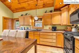 423 Wolf Den Ln, Lenoir, NC 28645 - Photo 13