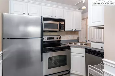 301 Pinnacle Inn Road #1203, Beech Mountain, NC 28604 - Photo 7