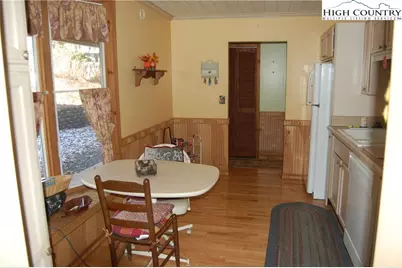 72 Robin Circle, Newland, NC 28657 - Photo 7