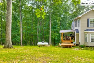 389 Highland Dr, Sparta, NC 28675 - Photo 7