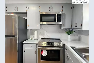 290 Riverview Drive, Sparta, NC 28675 - Photo 9