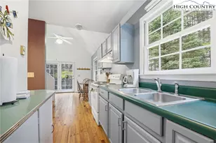 476 Moon Ridge Rd, Crumpler, NC 28684 - Photo 5