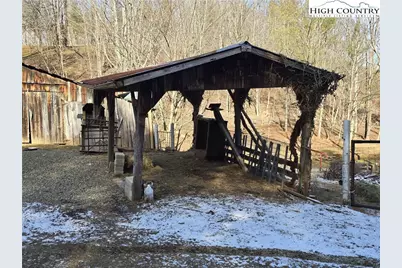 325 Sawyers Road, Warrensville, NC 28693 - Photo 35