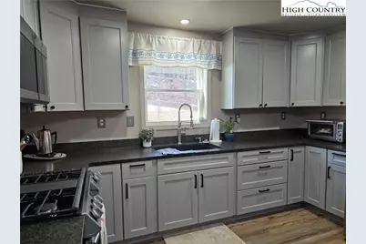 325 Sawyers Road, Warrensville, NC 28693 - Photo 21