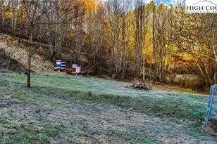 325 Sawyers Rd, Warrensville, NC 28693 - Photo 17