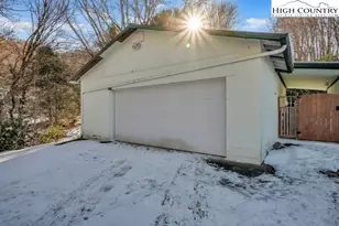 6670 Hickory Nut Gap Rd, Banner Elk, NC 28604 - Photo 37