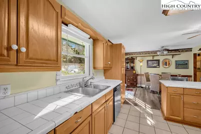 6670 Hickory Nut Gap Road, Banner Elk, NC 28604 - Photo 17