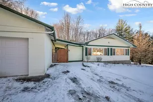 6670 Hickory Nut Gap Rd, Banner Elk, NC 28604 - Photo 5